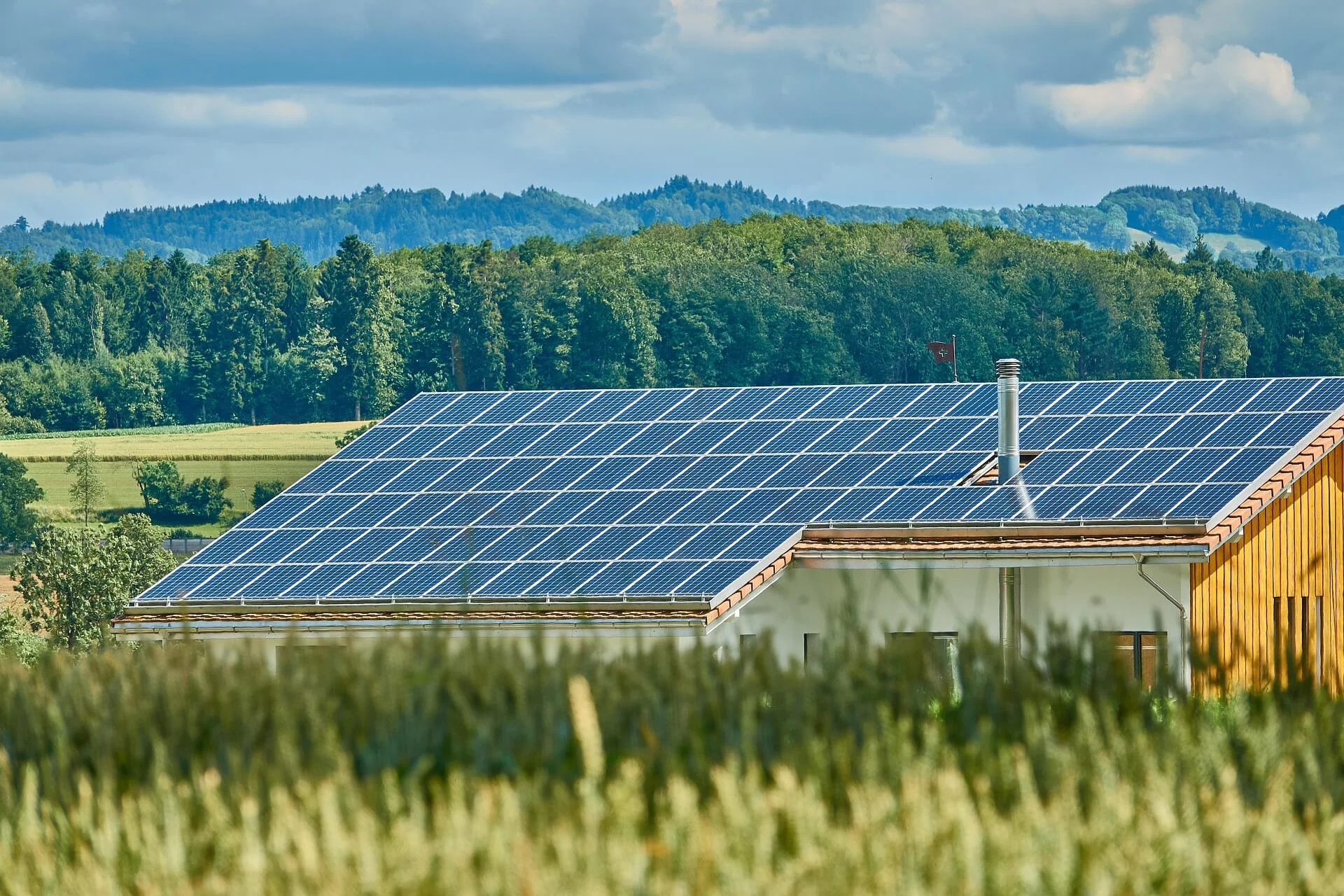 olar battery installers Queensland assessing a roof before solar installation